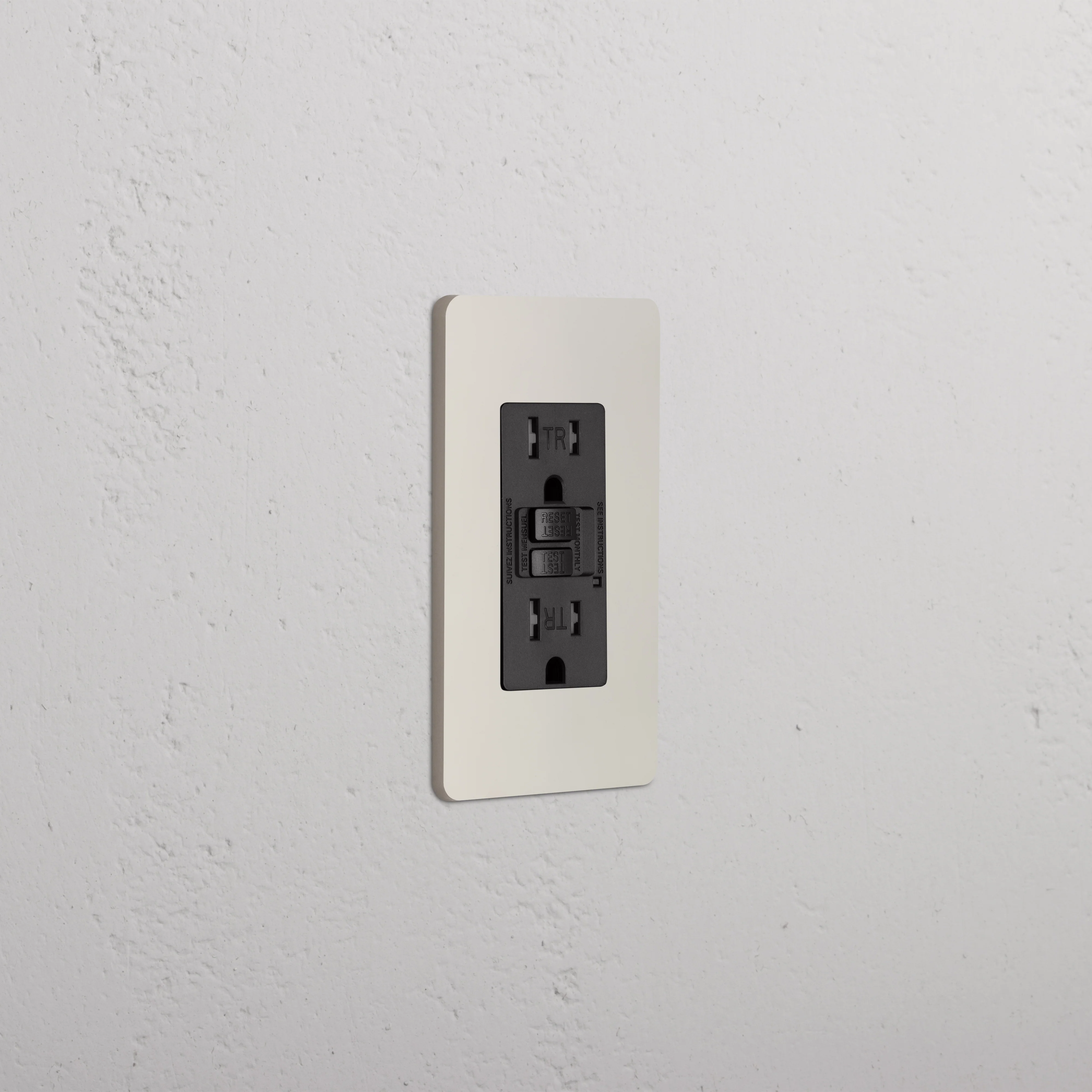 Grove 1G 15A GFCI Outlet - Polished Nickel Black