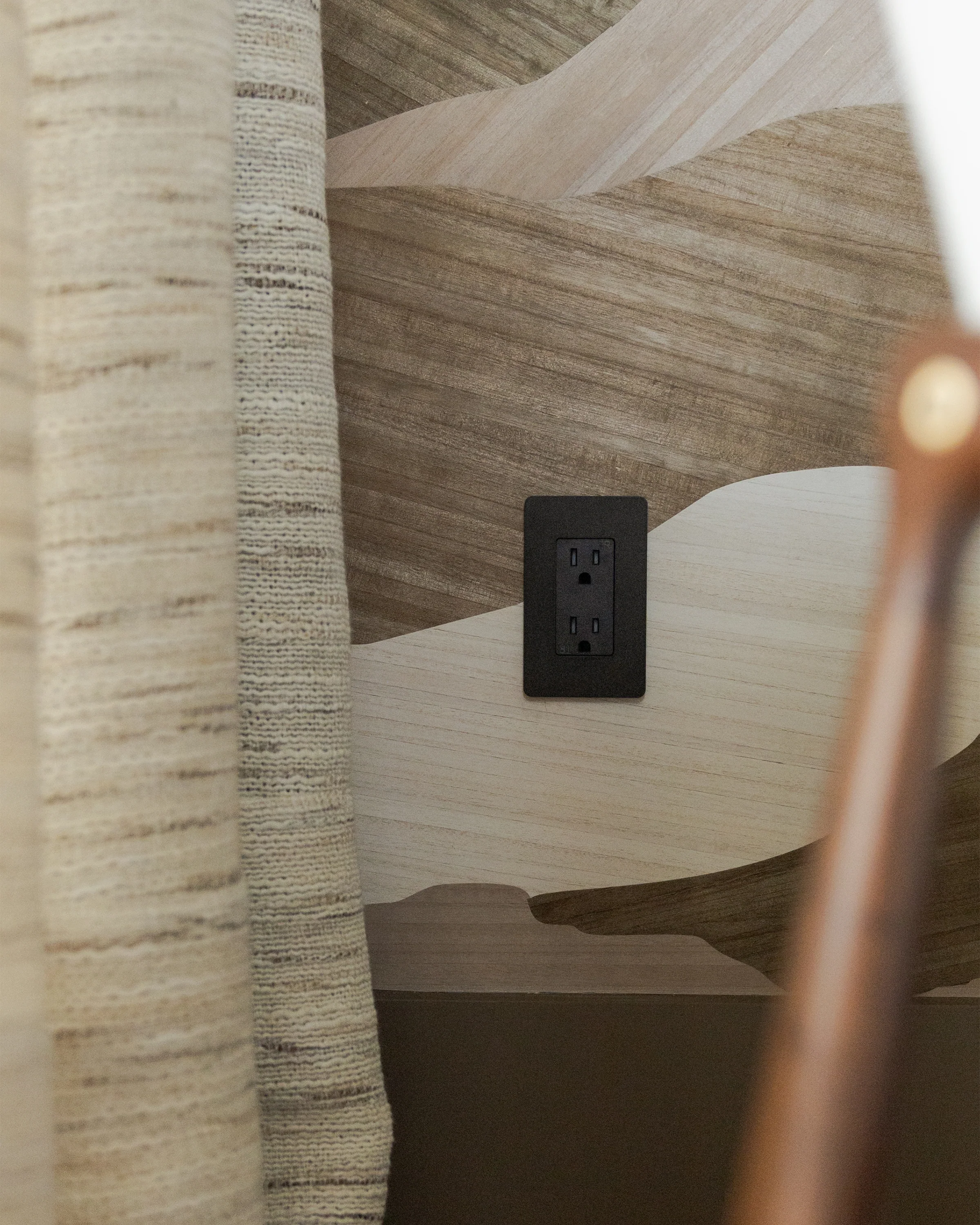 Grove 1G 15A Outlet - Bronze Black - Image 2