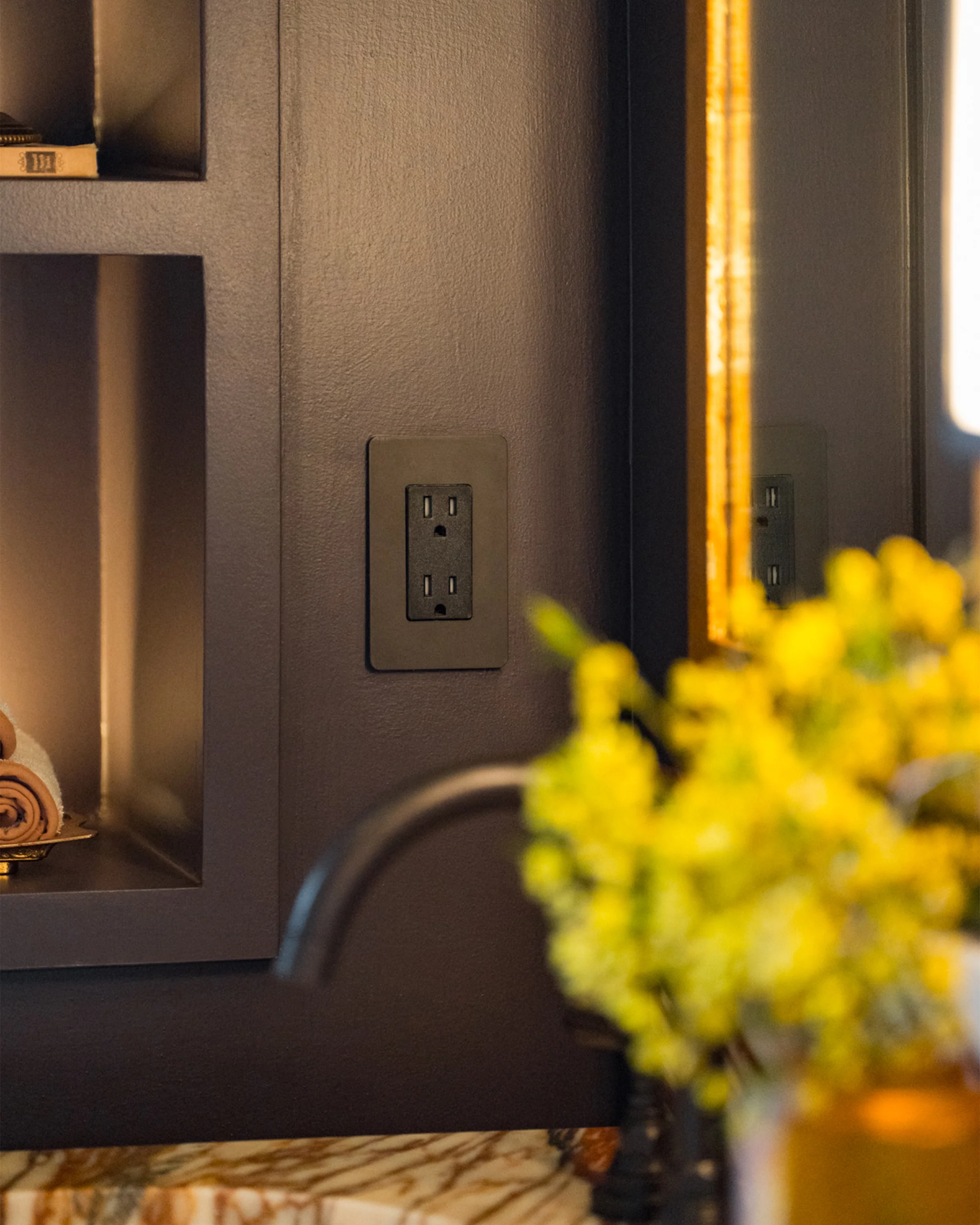 Grove 1G 15A Outlet - Bronze Black - Image 4