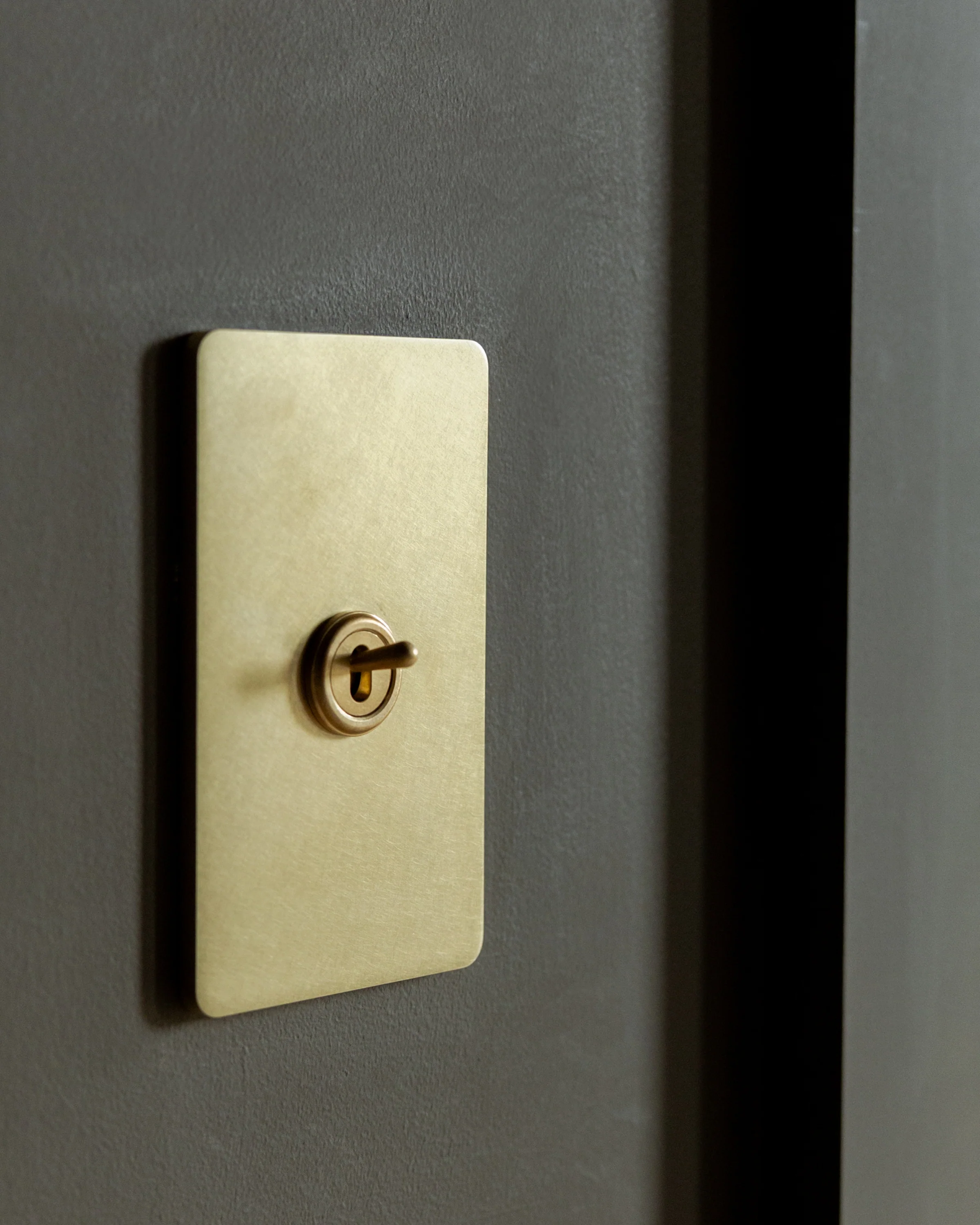 Grove 1G Toggle Switch - Antique Brass - Image 4