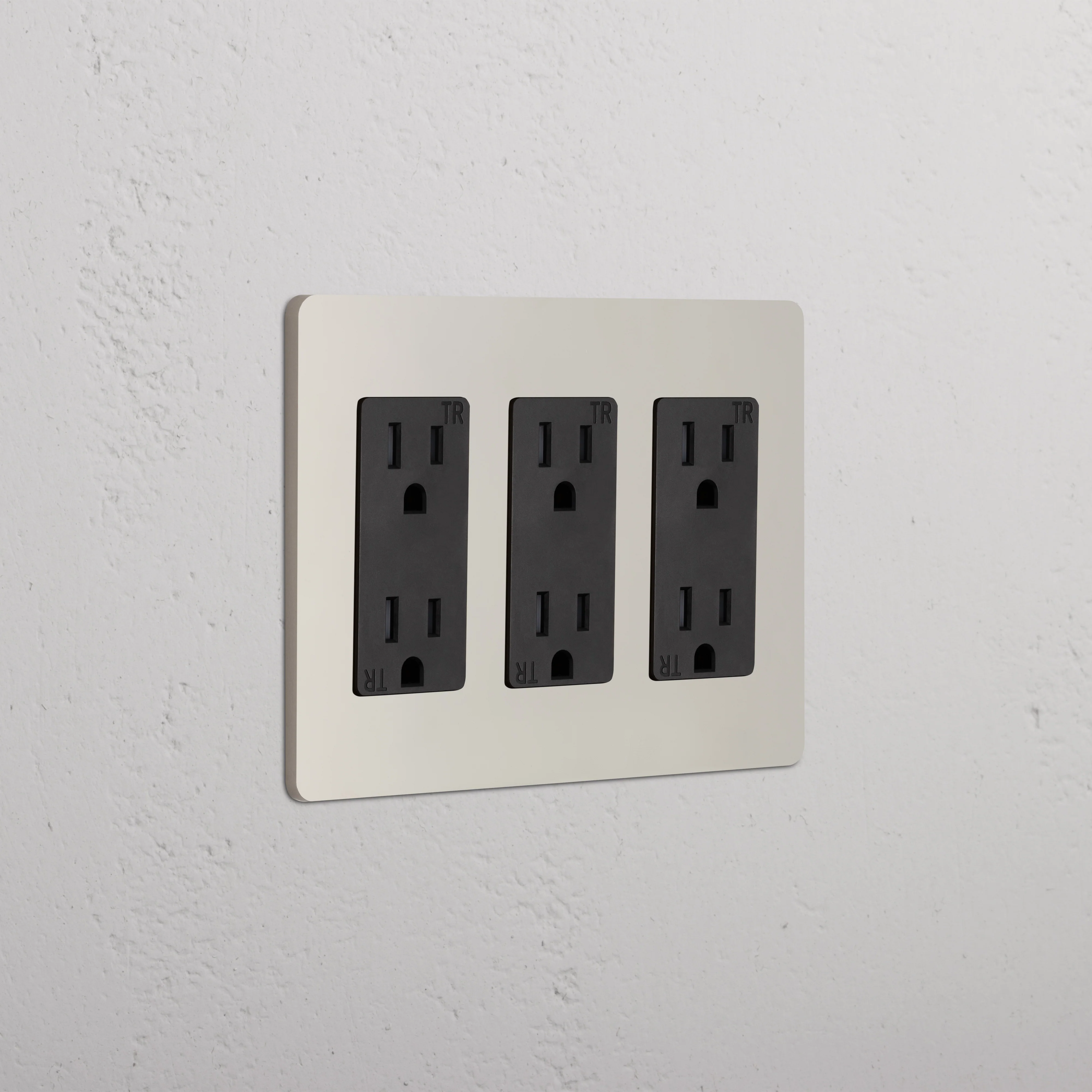 Grove 3G Outlet - Polished Nickel Black