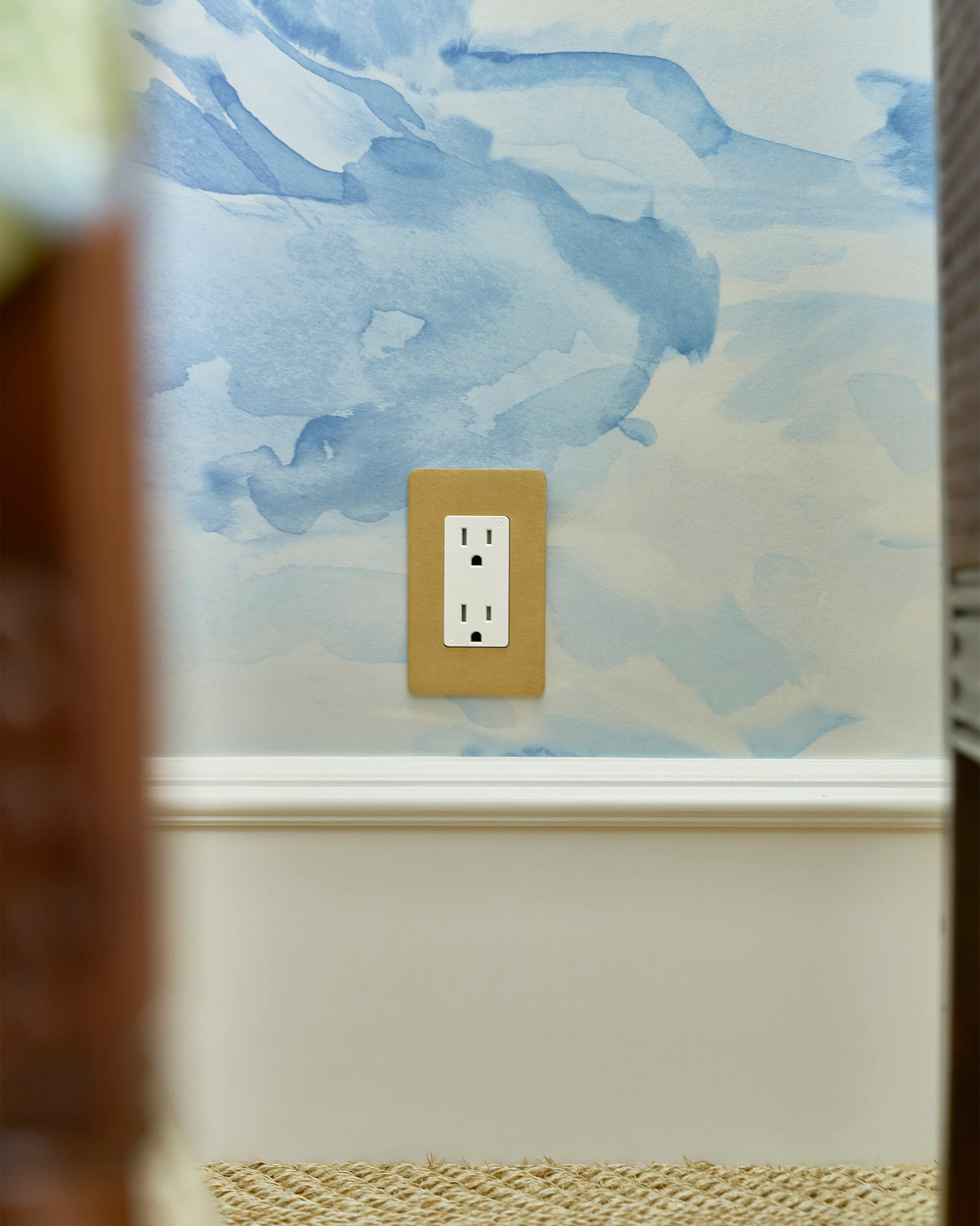 Kew 1G 15A Outlet - Antique Brass White - Image 2