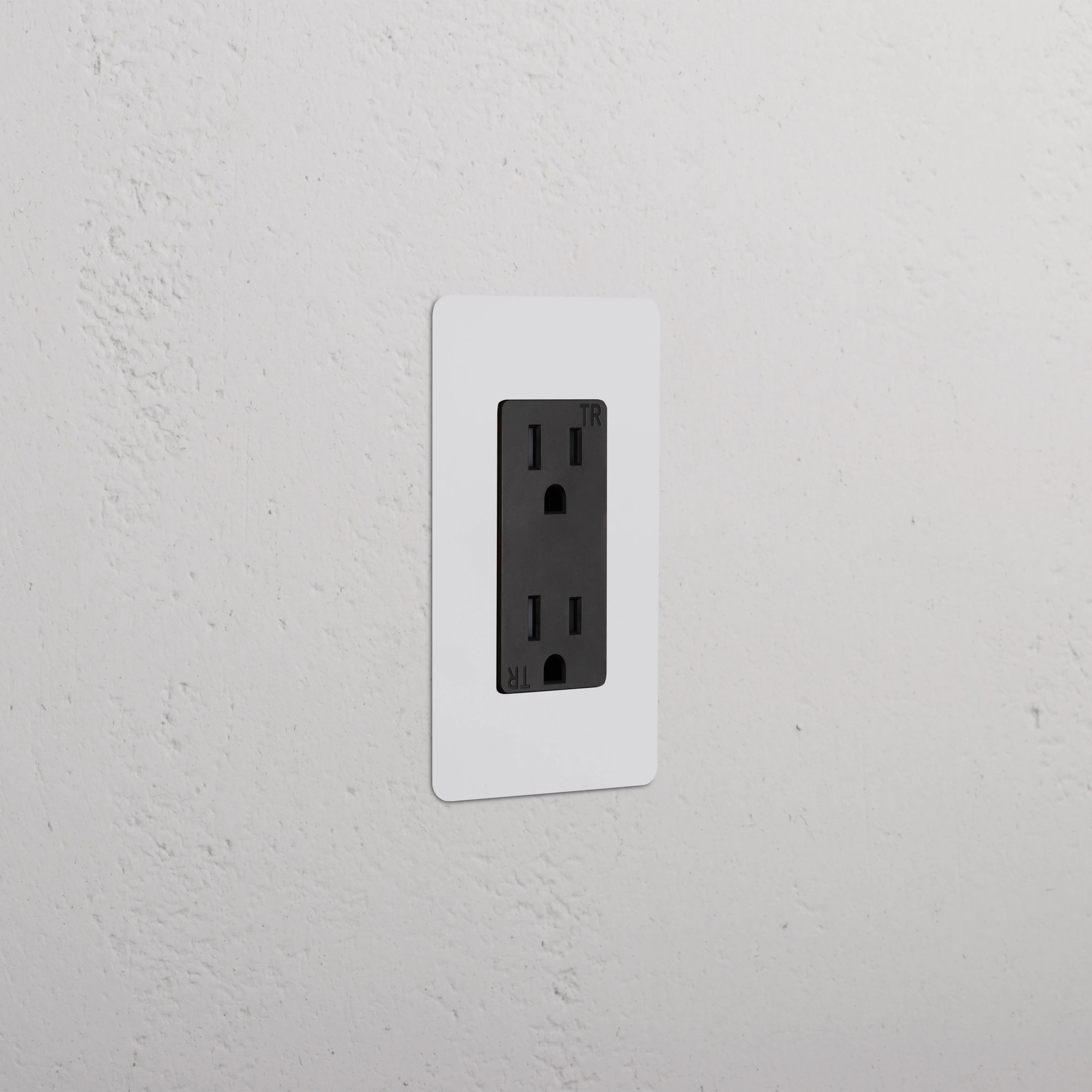 Kew 1G 15A Outlet - Paintable Black