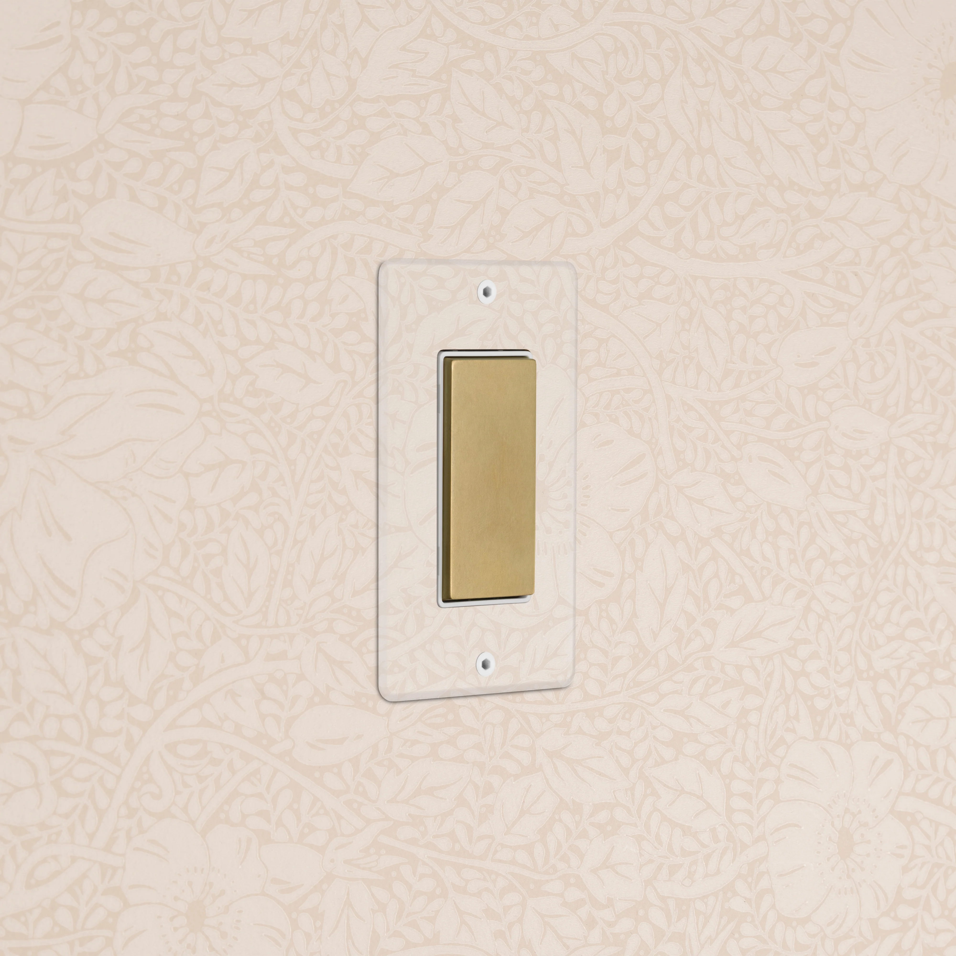 Kew 1G Center Retractive Rocker Switch - Clear Antique Brass White