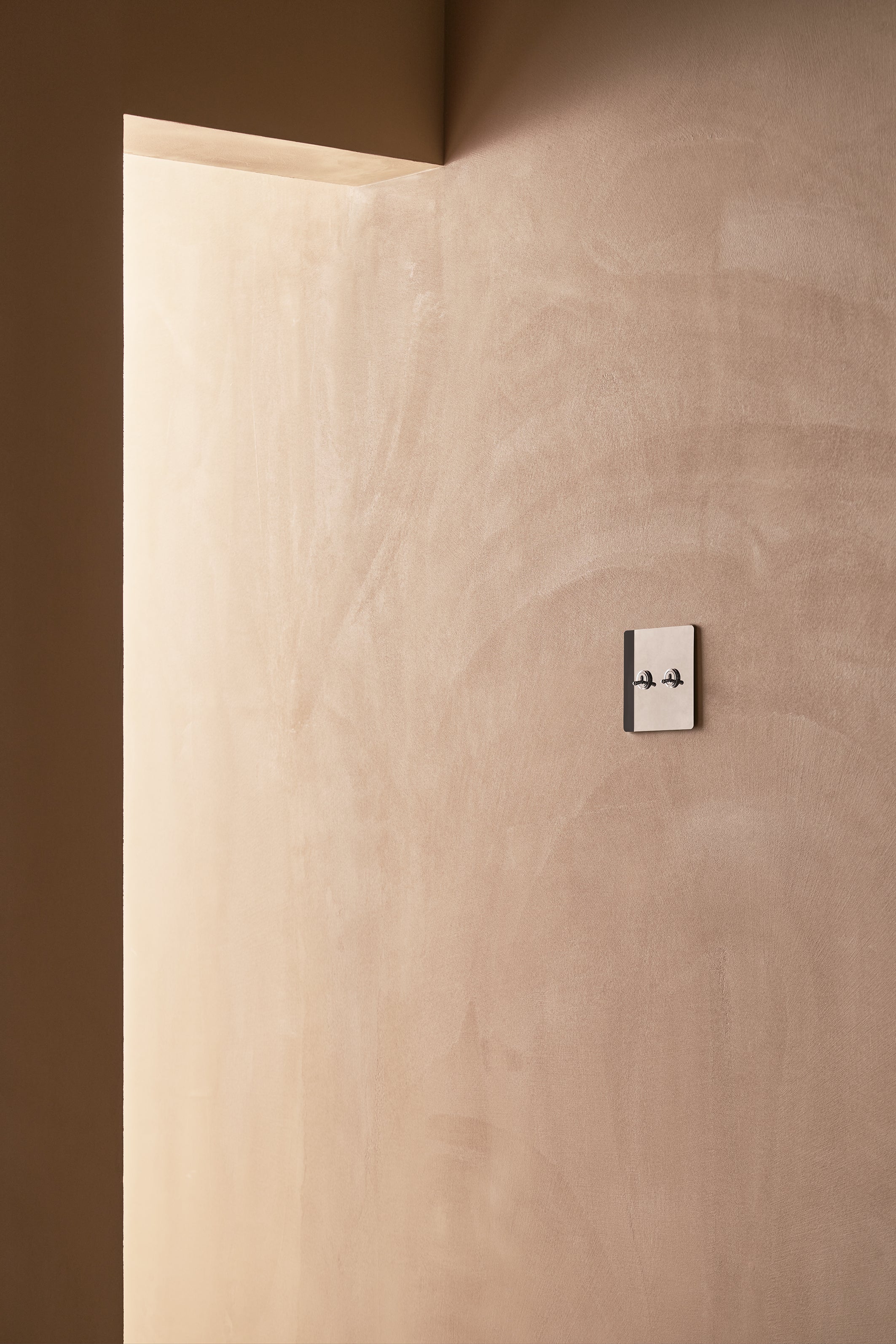 Kew 2G Toggle Switch - Polished Nickel - Image 3