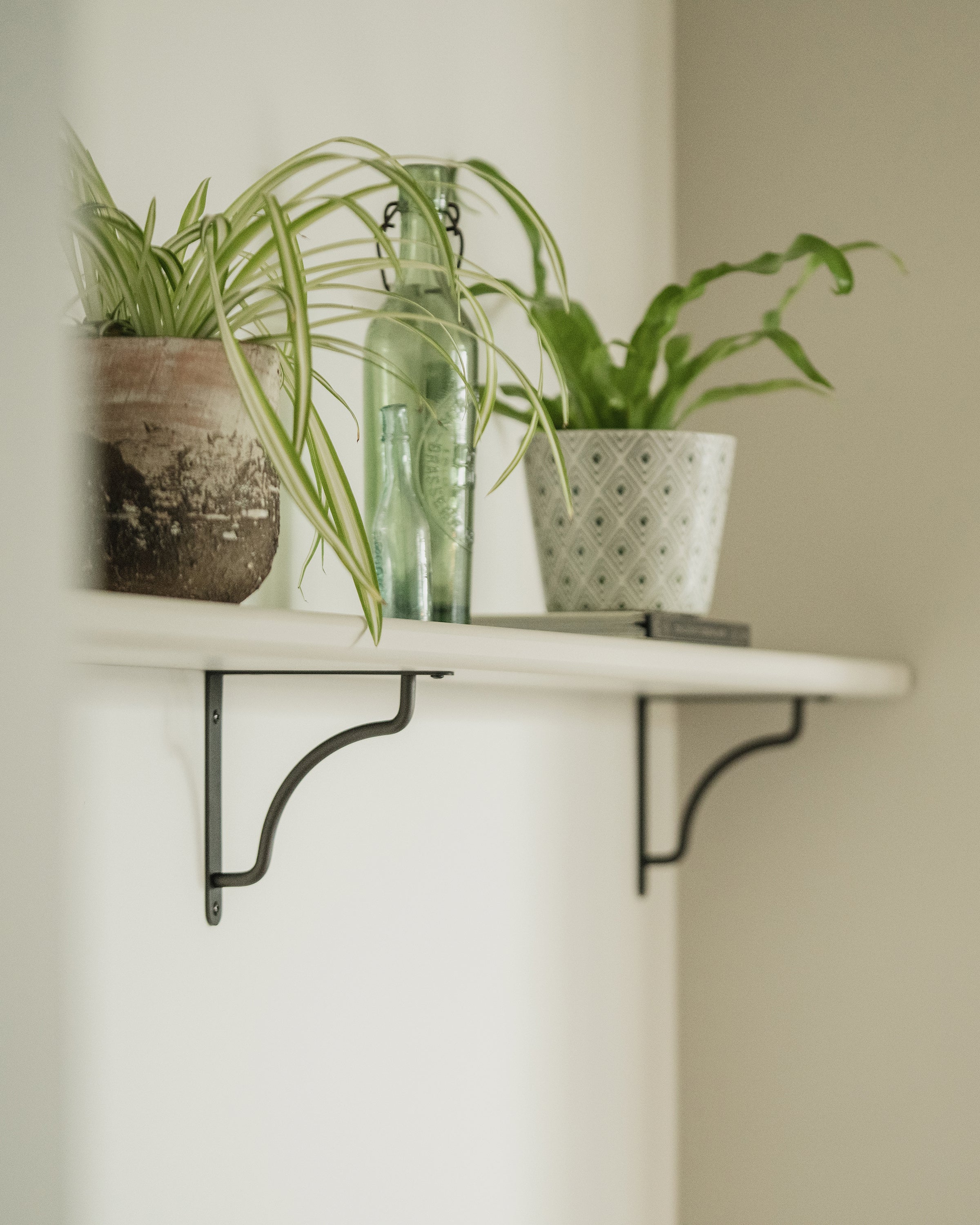 Kilburn Shelf Bracket Small - Bronze - Image 3