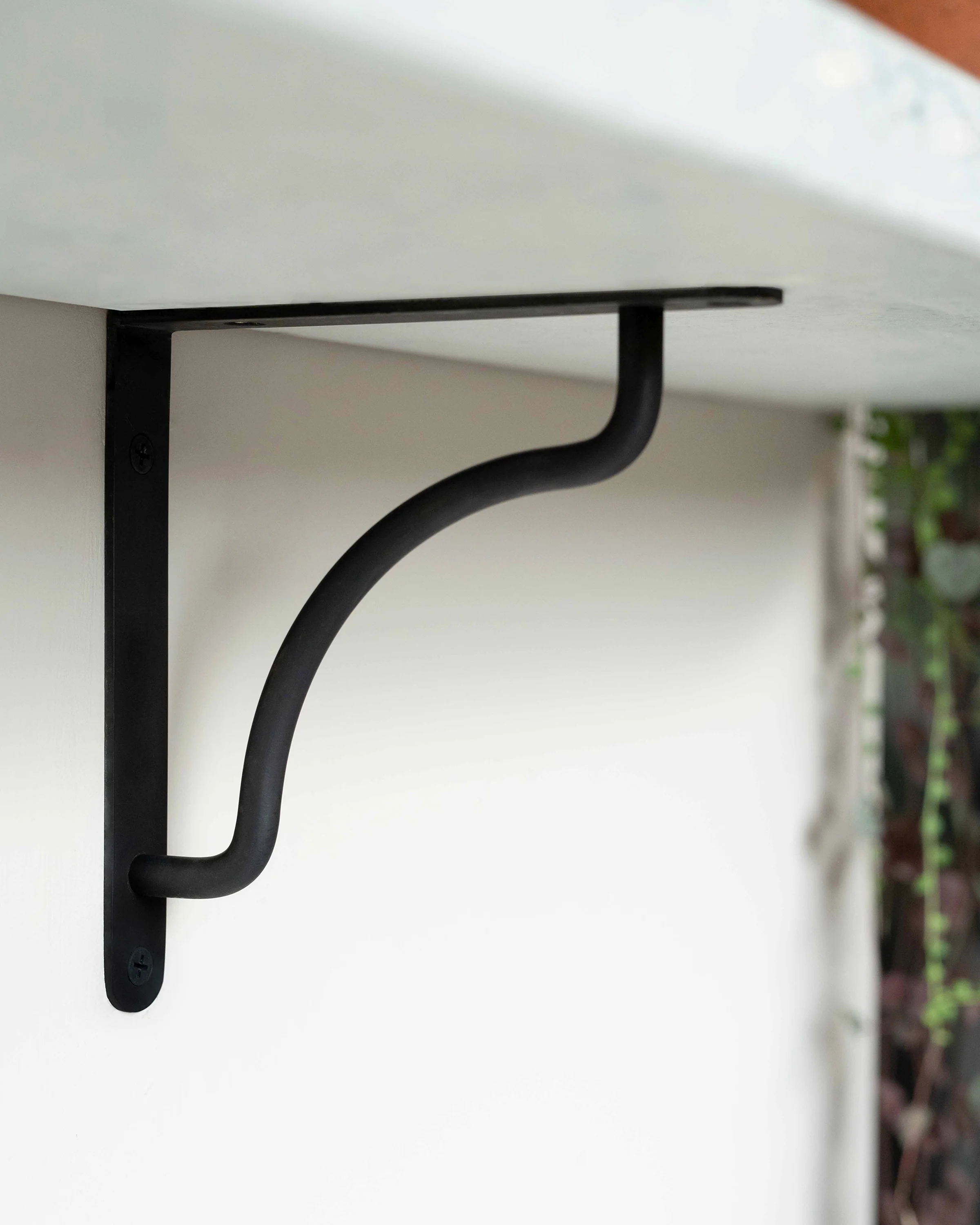 Kilburn Shelf Bracket Medium - Bronze - Image 3