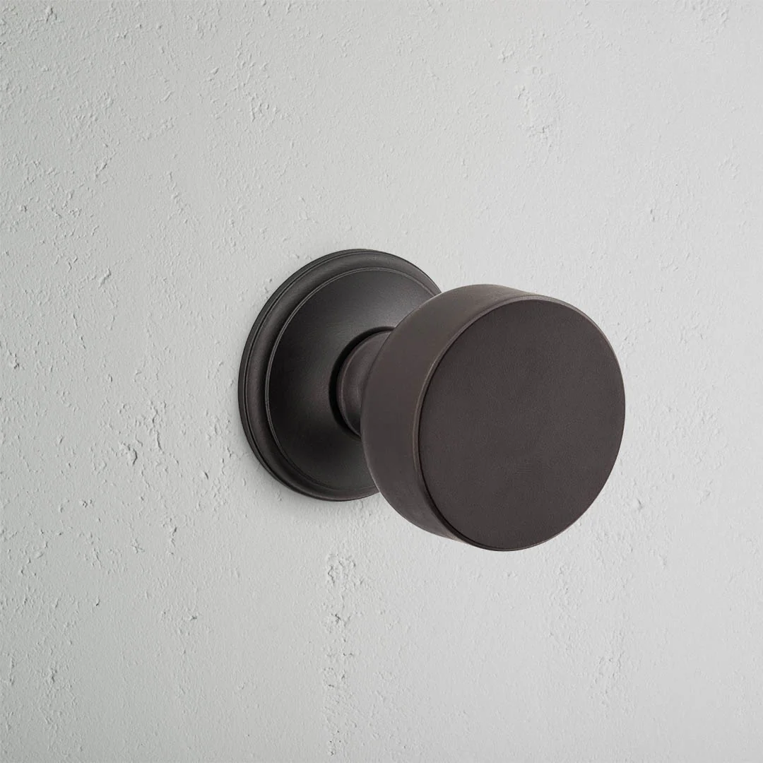 Onslow Unsprung Passage Door Knob Set - Bronze