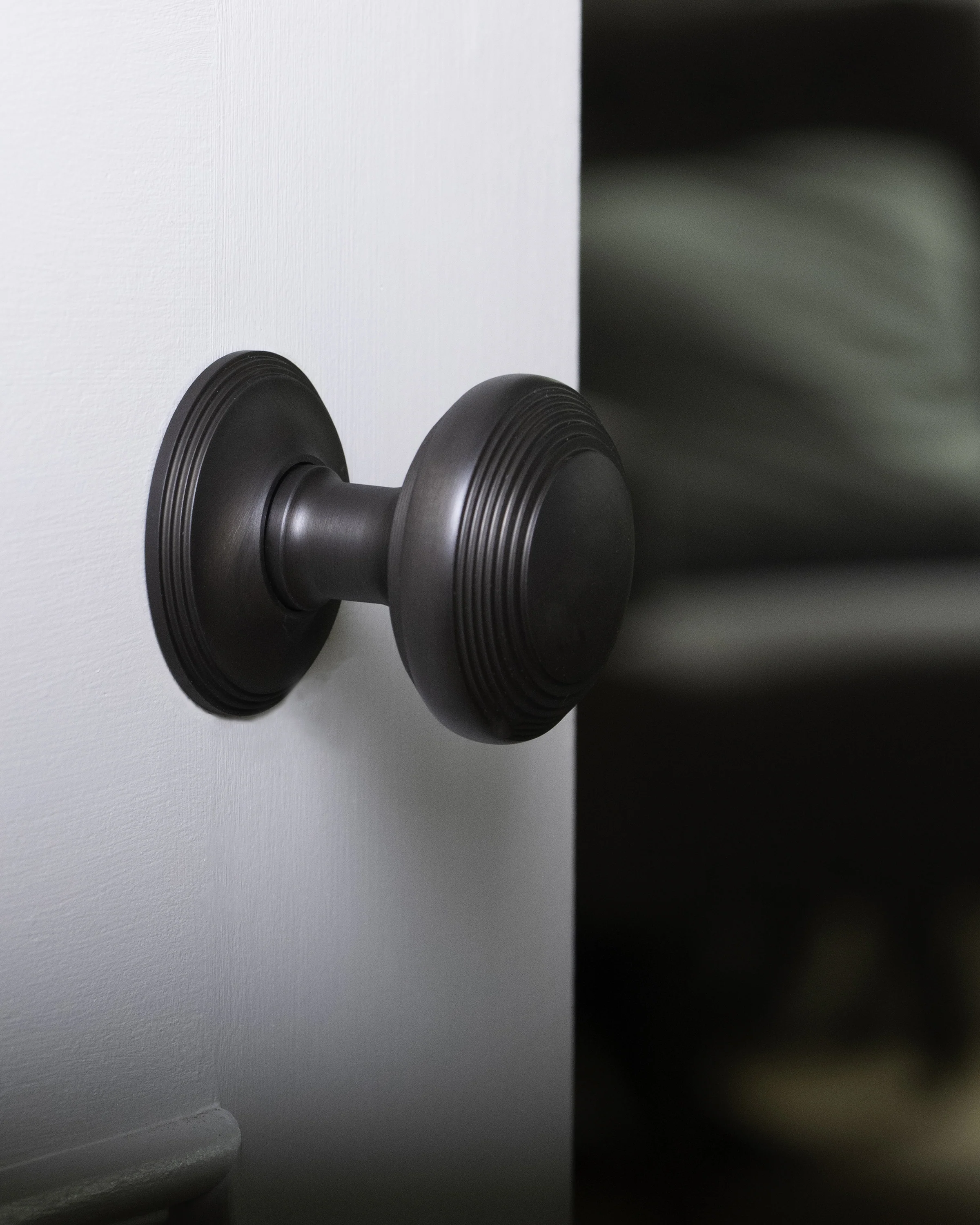 Poplar Passage Door Knob Set - Bronze - Image 5